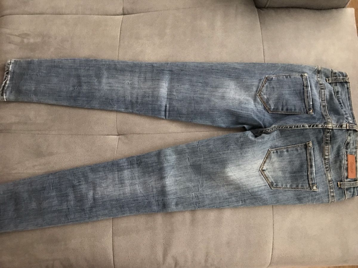 Jeans: Jeans mit Perlen und Strass Applikationen – Neuf (Voir description) à Niederuzwil par nic_qjk5 1